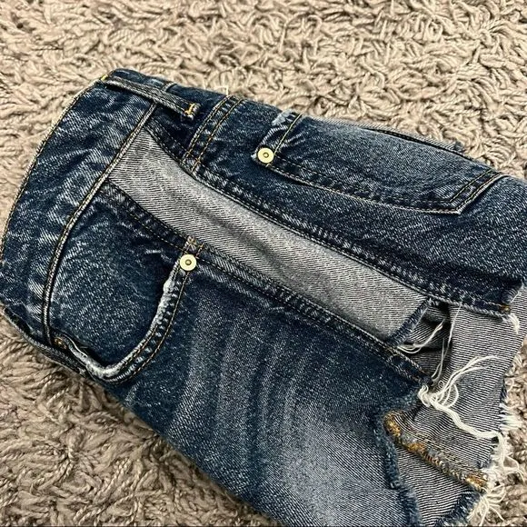 🟡 7 For All Mankind Reverse Paneled Shorts