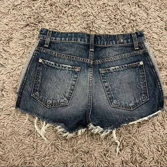 🟡 7 For All Mankind Reverse Paneled Shorts