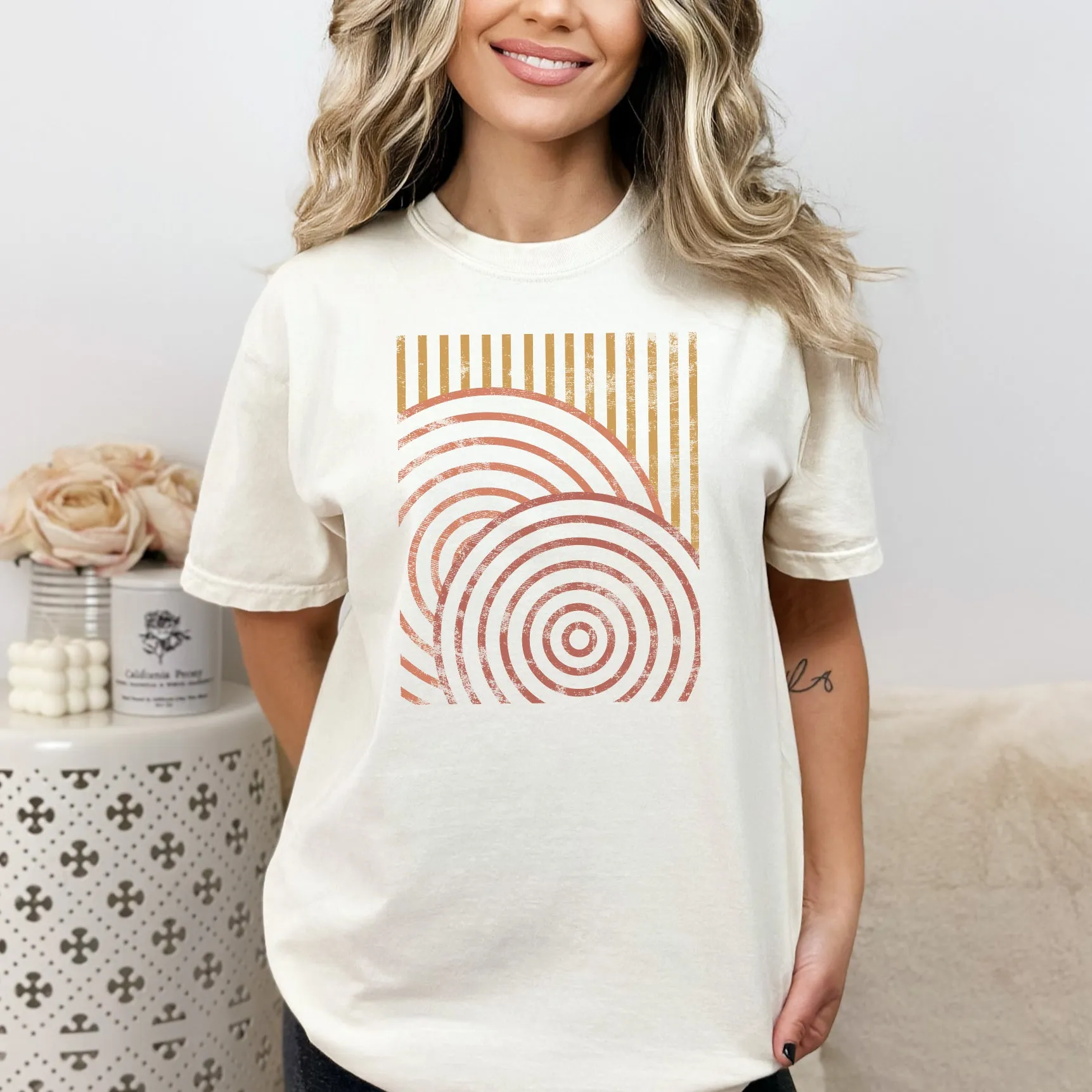 CIRCLE GEOMETRIC TEE