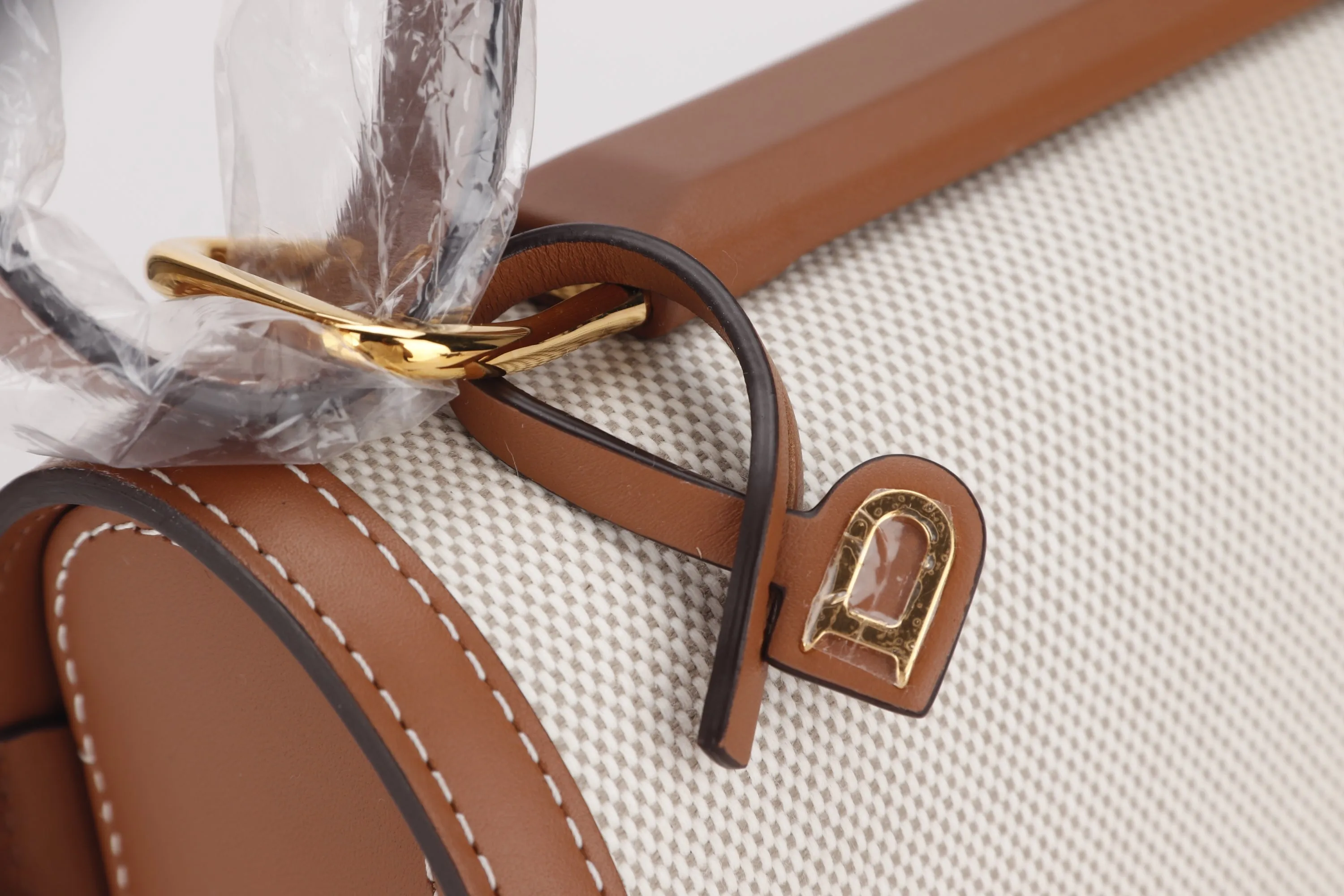 DELVAUX LINGOT PM SIZE, NATURAL CANVAS & OLEN BROWN CALF LEATHER TRIM, WITH DUST COVER & BOX