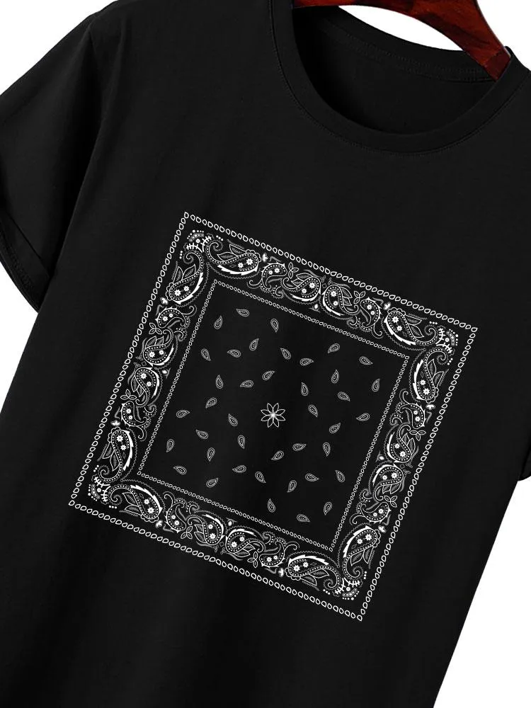 T-shirt Paisley Bandana & Paisley Paneled Jersey Shorts